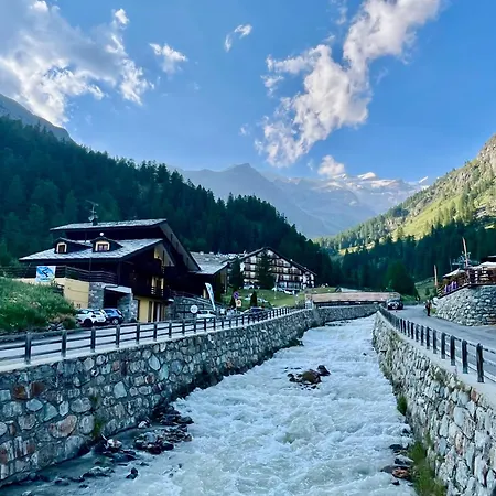 Monterosa Paradise شقة